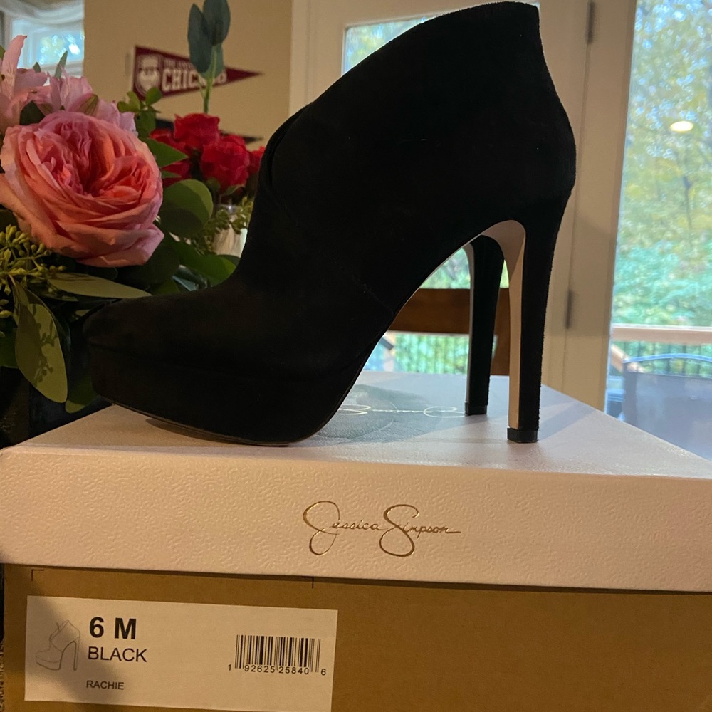 Time to up your shoe game! Jessica Simpson boots!